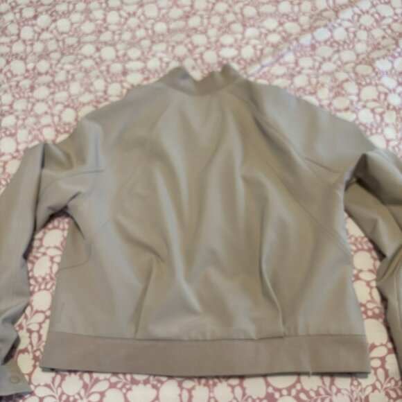 Athleta Bomber Jacket in Abalone Gray/Beige Small - Picture 3 of 4
